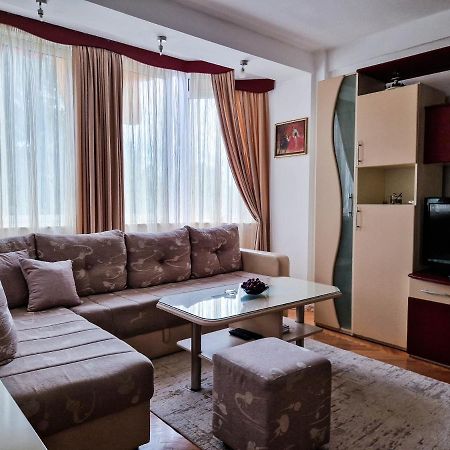 Boulevard Apartments Kumanovo Kültér fotó